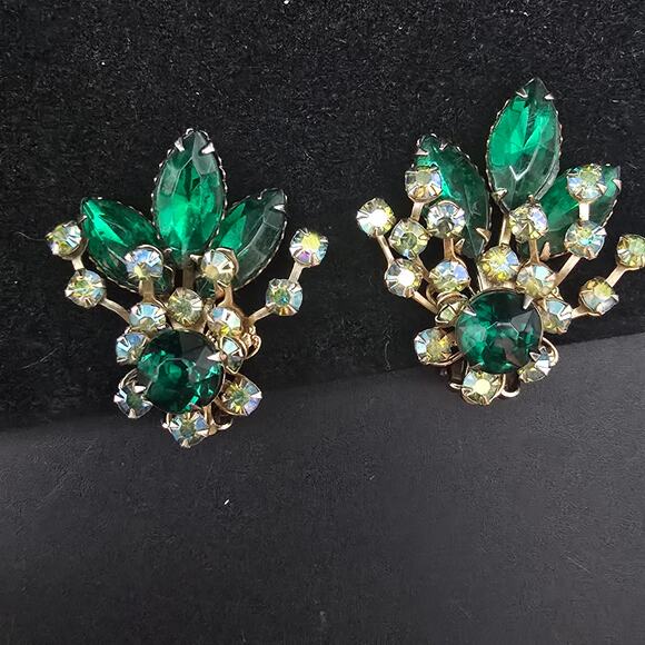 Green Rhinestone Clip On Earrings Floral Flower Vintage UV Glow - Picture 1 of 8